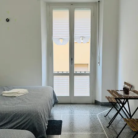 The Shuttle Rooms - Al Porto - Fortezza - Vicino Prefettura B&B *