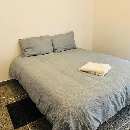 The Shuttle Rooms - Al Porto - Fortezza - Vicino Prefettura B&B 리보르노