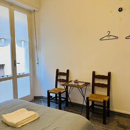 The Shuttle Rooms - Al Porto - Fortezza - Vicino Prefettura B&B *