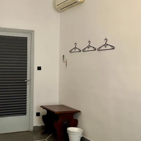 B&B The Shuttle Rooms - Al Porto - Fortezza - Vicino Prefettura *
