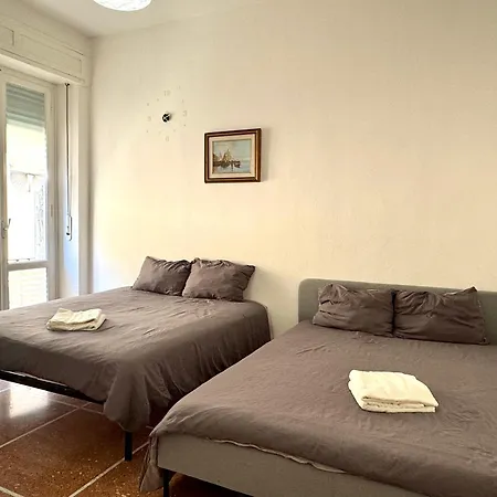 B&B The Shuttle Rooms - Al Porto - Fortezza - Vicino Prefettura 리보르노