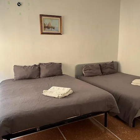 The Shuttle Rooms - Al Porto - Fortezza - Vicino Prefettura