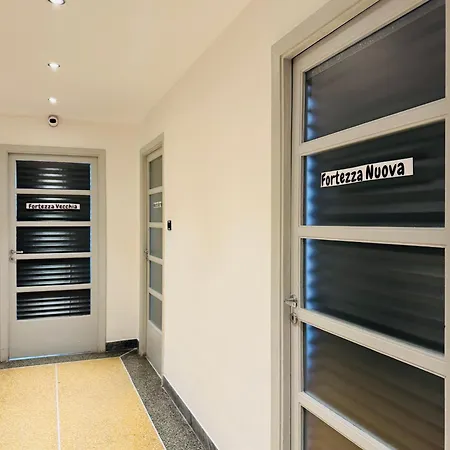 B&B The Shuttle Rooms - Al Porto - Fortezza - Vicino Prefettura