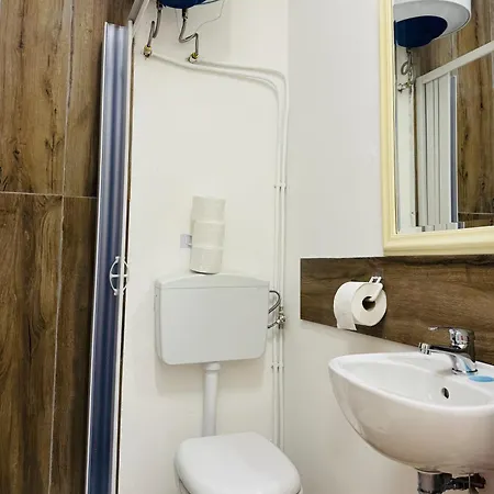 B&B The Shuttle Rooms - Al Porto - Fortezza - Vicino Prefettura