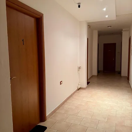 B&B The Shuttle Rooms - Al Porto - Fortezza - Vicino Prefettura 리보르노