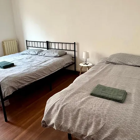The Shuttle Rooms - Al Porto - Fortezza - Vicino Prefettura B&B 리보르노