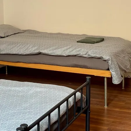 The Shuttle Rooms - Al Porto - Fortezza - Vicino Prefettura B&B *
