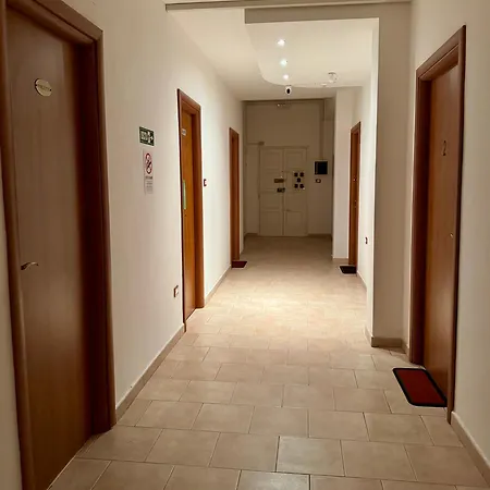 B&B The Shuttle Rooms - Al Porto - Fortezza - Vicino Prefettura 리보르노