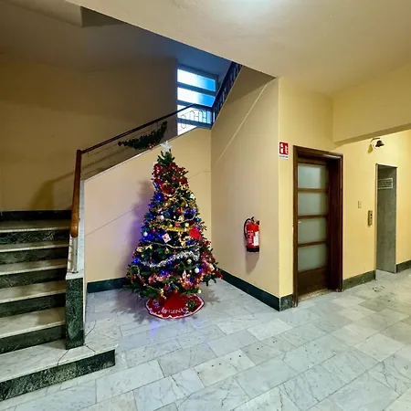 Affittacamere The Shuttle Bed and breakfast Livorno
